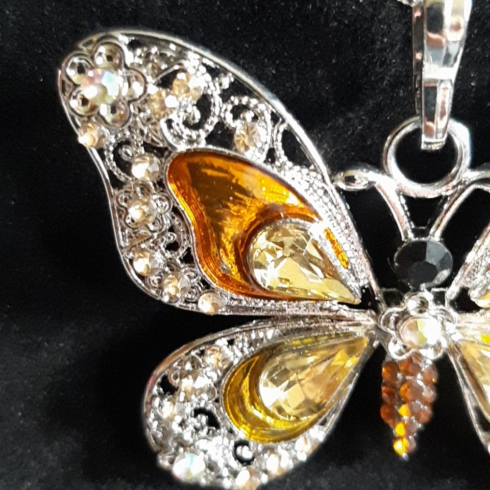 Butterfly necklace NWOT - Picture 7 of 12